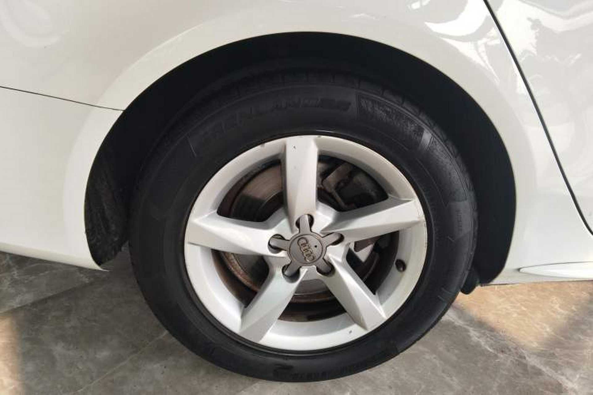 Used Audi A4L 2015 35 TFSI Automatic Standard Model Right Rear Wheel Hub