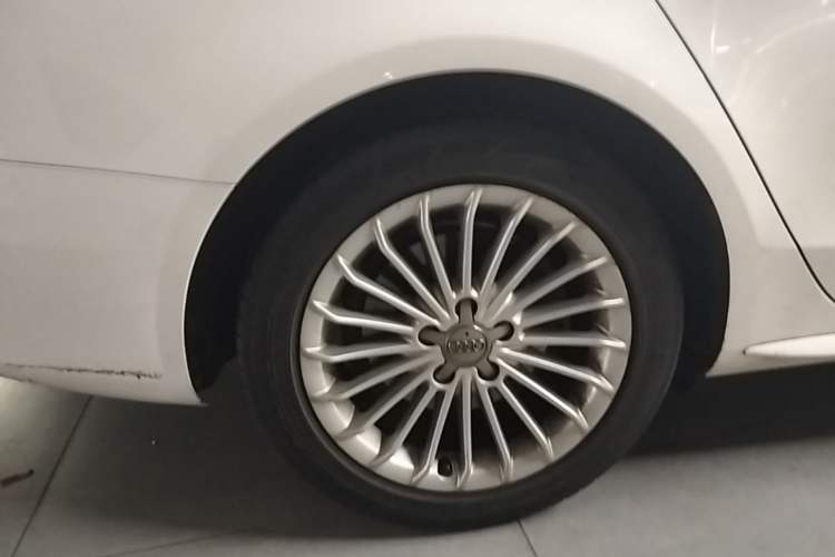 Used Audi A4L 2015 35 TFSI Automatic Comfort Model Right Rear Wheel Hub