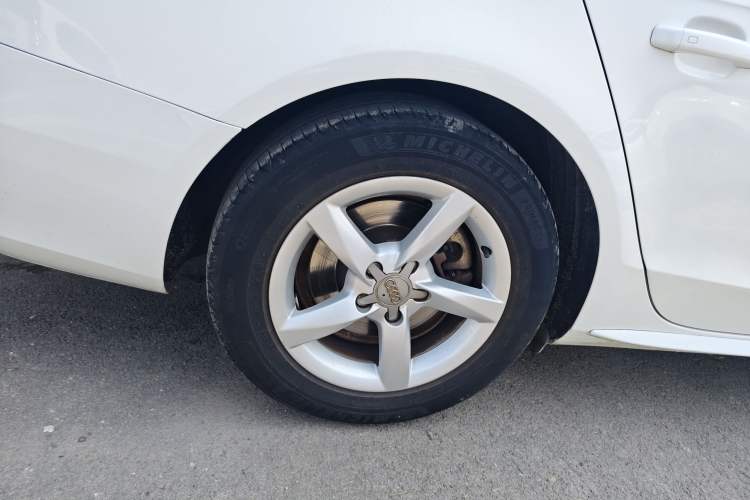 Used Audi A4L 2015 35 TFSI Automatic Standard Model Right Rear Wheel Hub