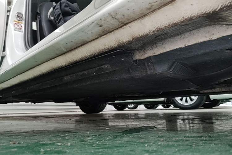 Used Audi A4L 2015 35 TFSI Automatic Standard Model Right Side Sill