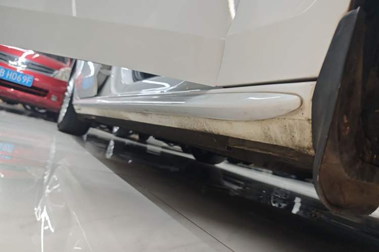 Used Audi A4L 2015 35 TFSI Automatic Comfort Model Right Side Sill