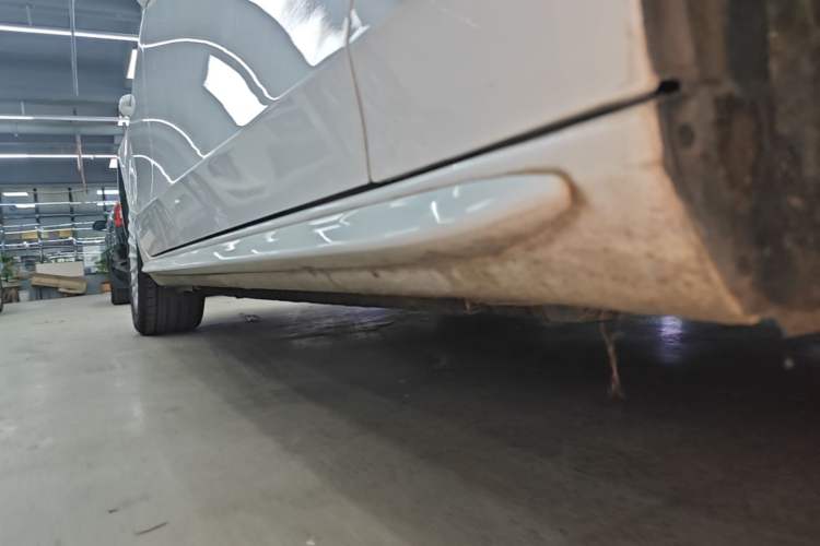 Used Audi A4L 2015 35 TFSI Automatic Comfort Model Right Side Sill