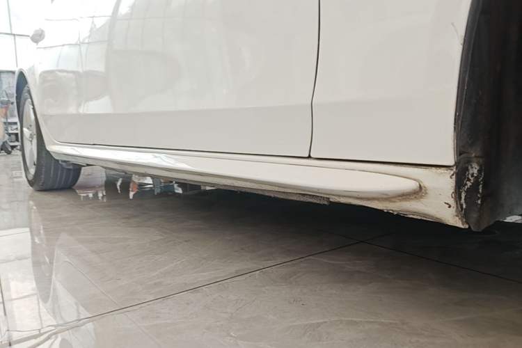 Used Audi A4L 2015 35 TFSI Automatic Standard Model Right Side Sill