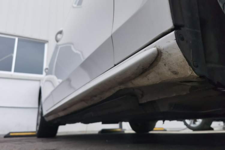 Used Audi A4L 2015 30 TFSI Automatic Comfort Model Right Side Sill