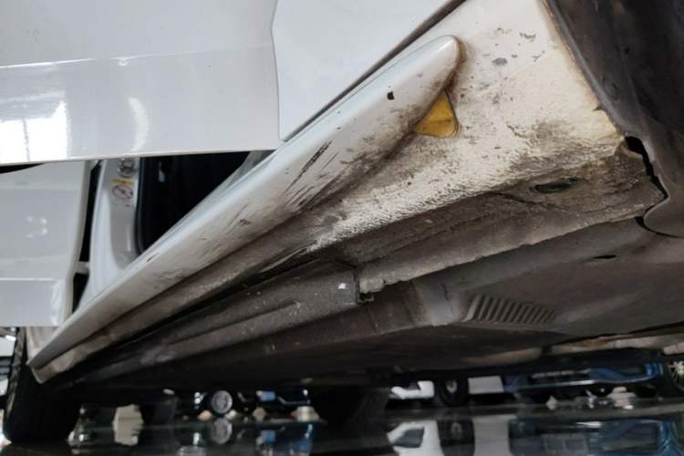 Used Audi A4L 2015 35 TFSI Automatic Comfort Model Right Side Sill