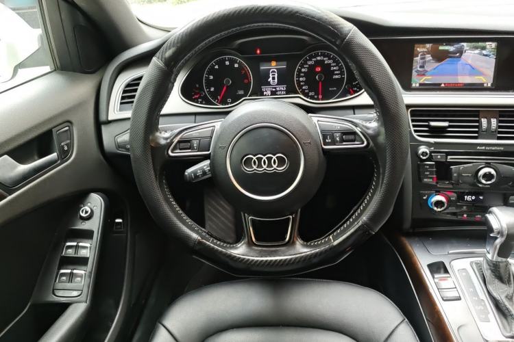 Used Audi A4L 2015 35 TFSI Automatic Comfort Model Steering Wheel