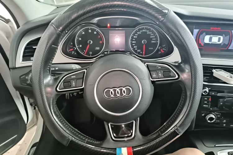 Used Audi A4L 2015 35 TFSI Automatic Comfort Model Steering Wheel