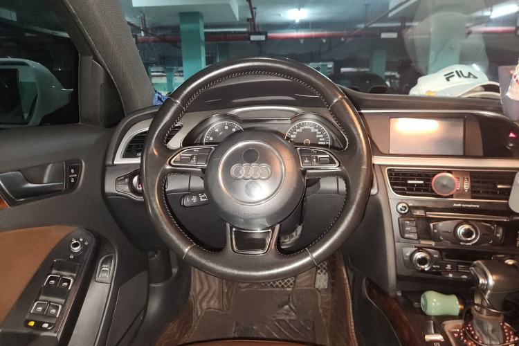 Used Audi A4L 2015 35 TFSI Automatic Comfort Model Steering Wheel