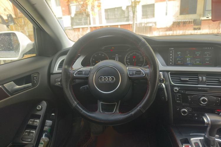 Used Audi A4L 2015 35 TFSI Automatic Comfort Model Steering Wheel