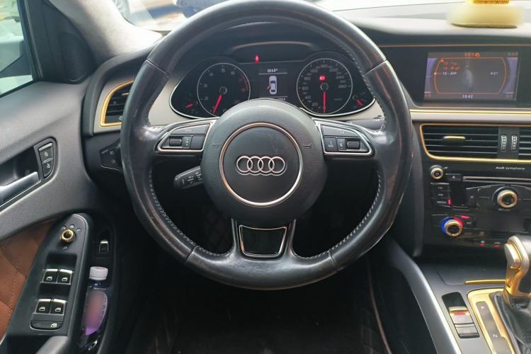 Used Audi A4L 2015 35 TFSI Automatic Standard Model Steering Wheel