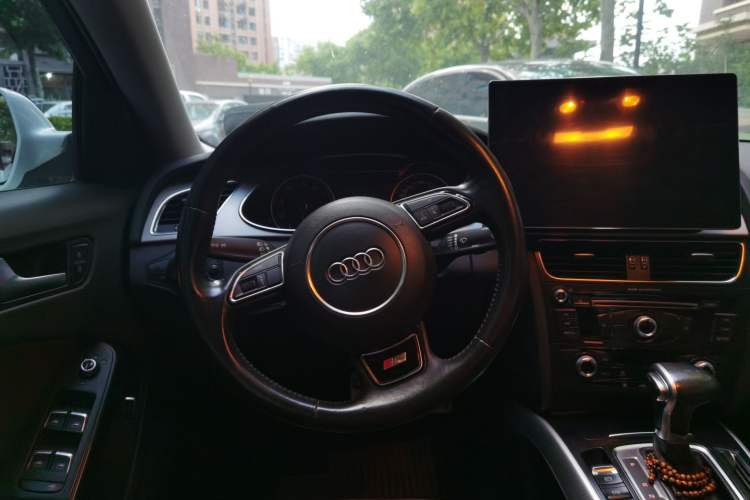 Used Audi A4L 2015 45 TFSI quattro Individual Sport Edition Steering Wheel