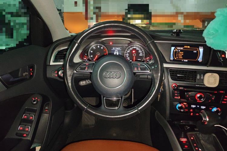 Used Audi A4L 2015 35 TFSI Automatic Standard Model Steering Wheel