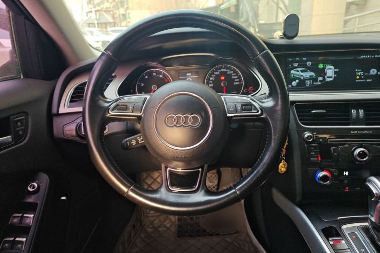 Used Audi A4L 2015 45 TFSI quattro Individual Sport Edition Steering Wheel