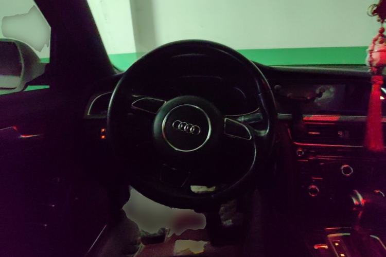 Used Audi A4L 2015 35 TFSI Automatic Comfort Model Steering Wheel