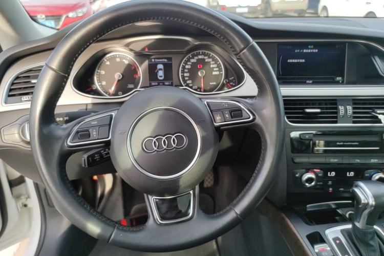 Used Audi A4L 2015 35 TFSI Automatic Technology Model Steering Wheel