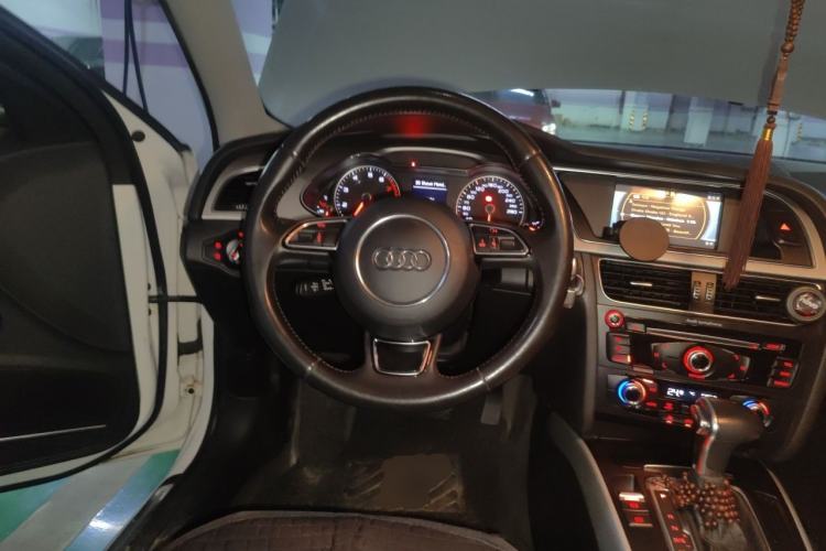 Used Audi A4L 2015 45 TFSI quattro Individual Sport Edition Steering Wheel