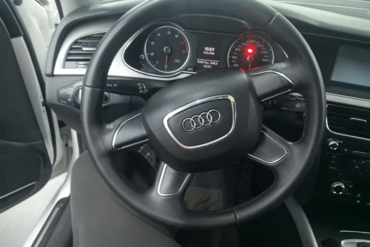 Used Audi A4L 2015 30 TFSI Automatic Comfort Model Steering Wheel