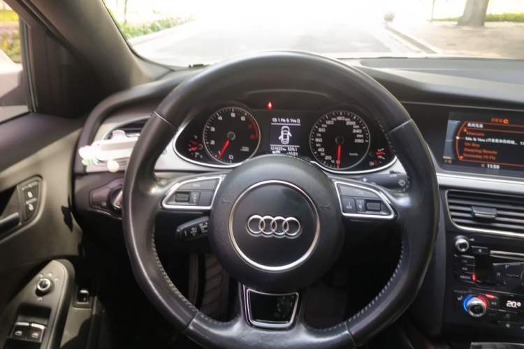 Used Audi A4L 2015 35 TFSI Automatic Comfort Model Steering Wheel