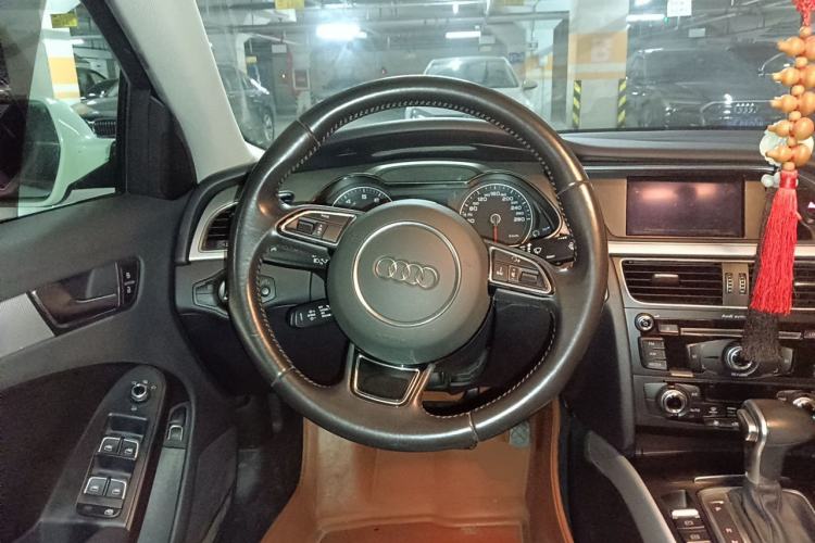 Used Audi A4L 2015 35 TFSI Millionth Anniversary Intelligent Edition Steering Wheel