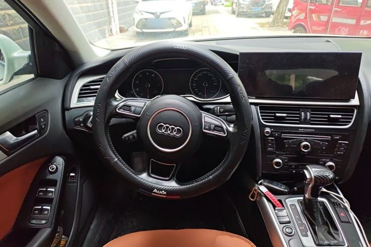 Used Audi A4L 2015 35 TFSI Automatic Standard Model Steering Wheel