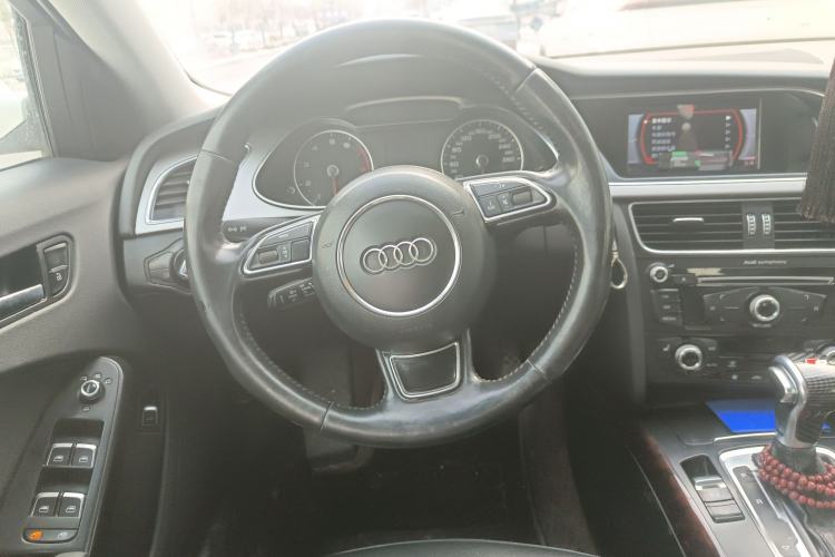 Used Audi A4L 2015 35 TFSI Automatic Comfort Model Steering Wheel