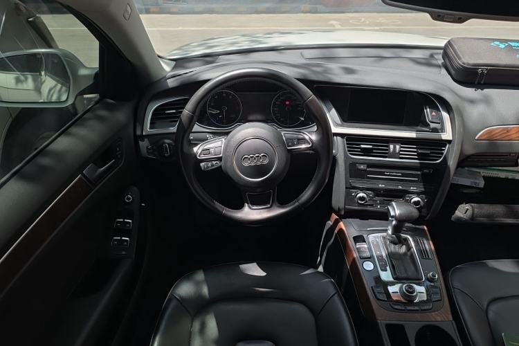 Used Audi A4L 2015 35 TFSI Automatic Technology Model Steering Wheel