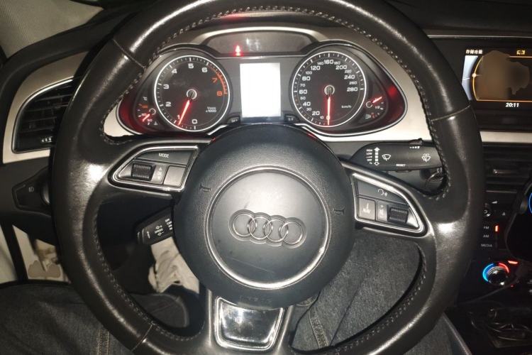 Used Audi A4L 2015 35 TFSI Automatic Standard Model Steering Wheel