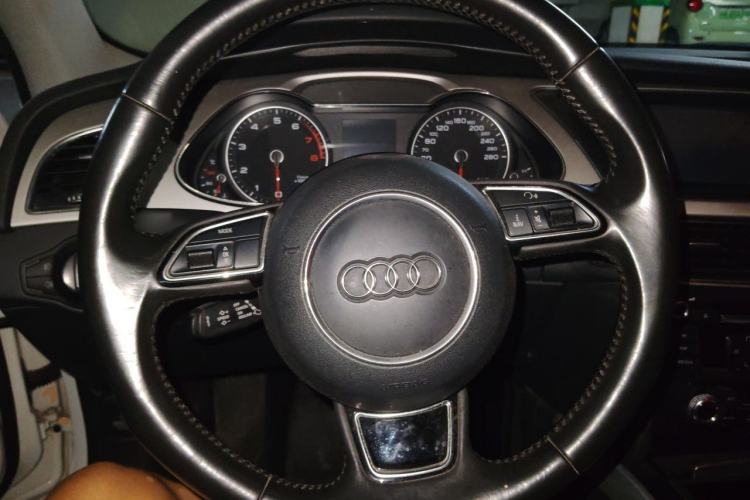 Used Audi A4L 2015 35 TFSI Automatic Technology Model Steering Wheel