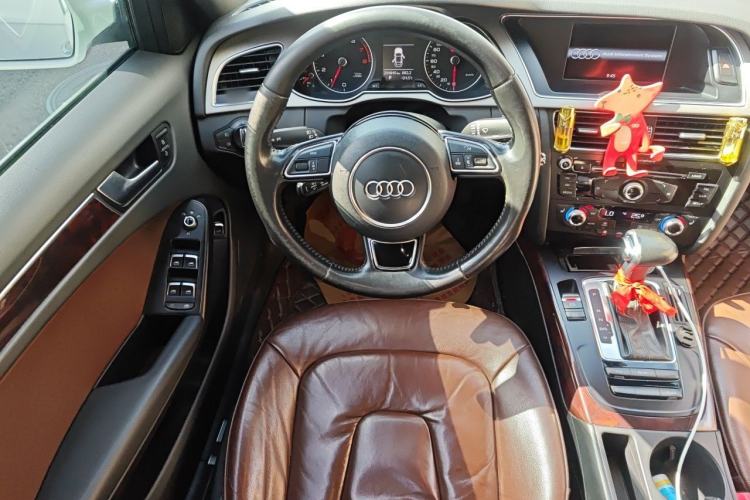 Used Audi A4L 2015 35 TFSI Automatic Comfort Model Steering Wheel