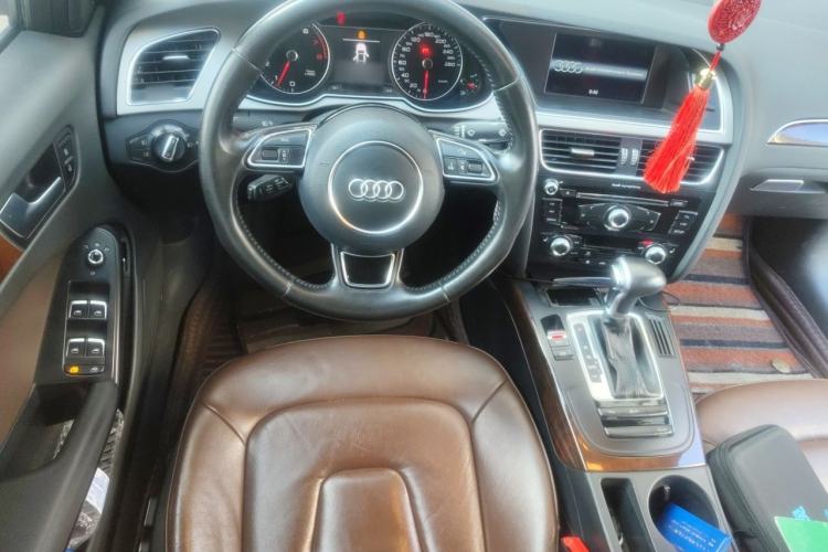 Used Audi A4L 2015 35 TFSI Automatic Comfort Model Steering Wheel
