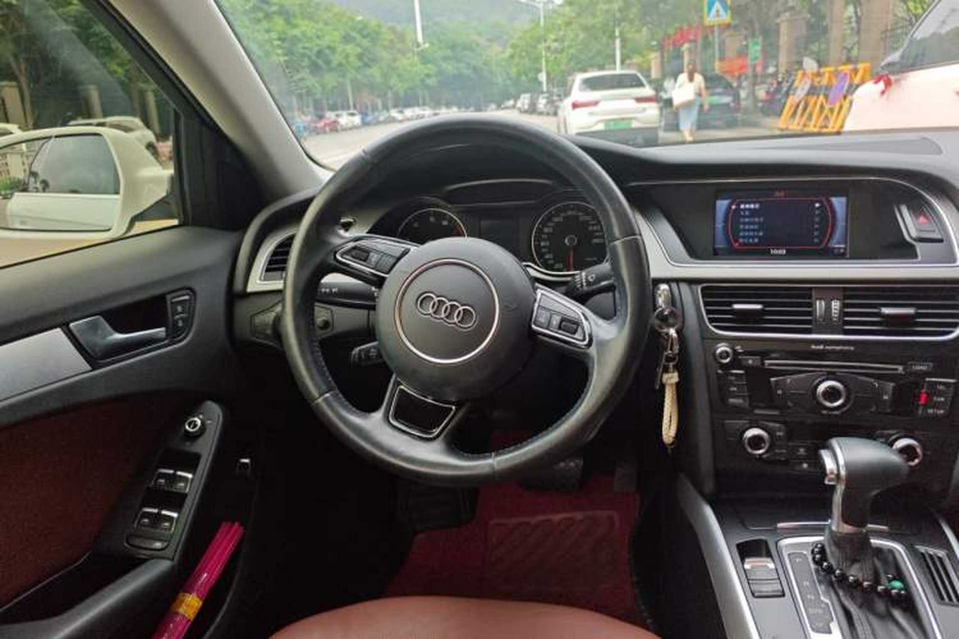 Used Audi A4L 2015 35 TFSI Automatic Standard Model Steering Wheel