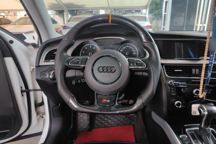 Used Audi A4L 2015 35 TFSI Automatic Standard Model Steering Wheel