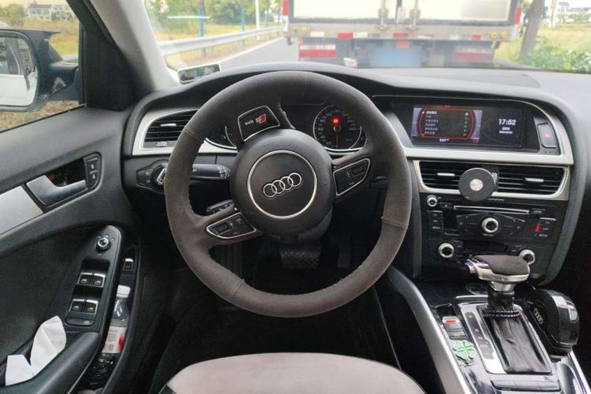 Used Audi A4L 2015 45 TFSI quattro Individual Sport Edition Steering Wheel