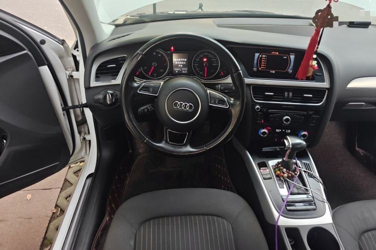 Used Audi A4L 2015 35 TFSI Automatic Standard Model Steering Wheel