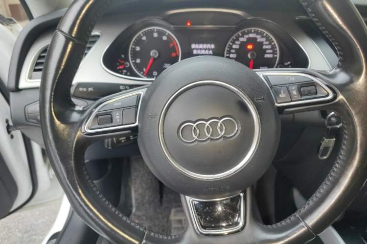 Used Audi A4L 2015 45 TFSI quattro Individual Sport Edition Steering Wheel