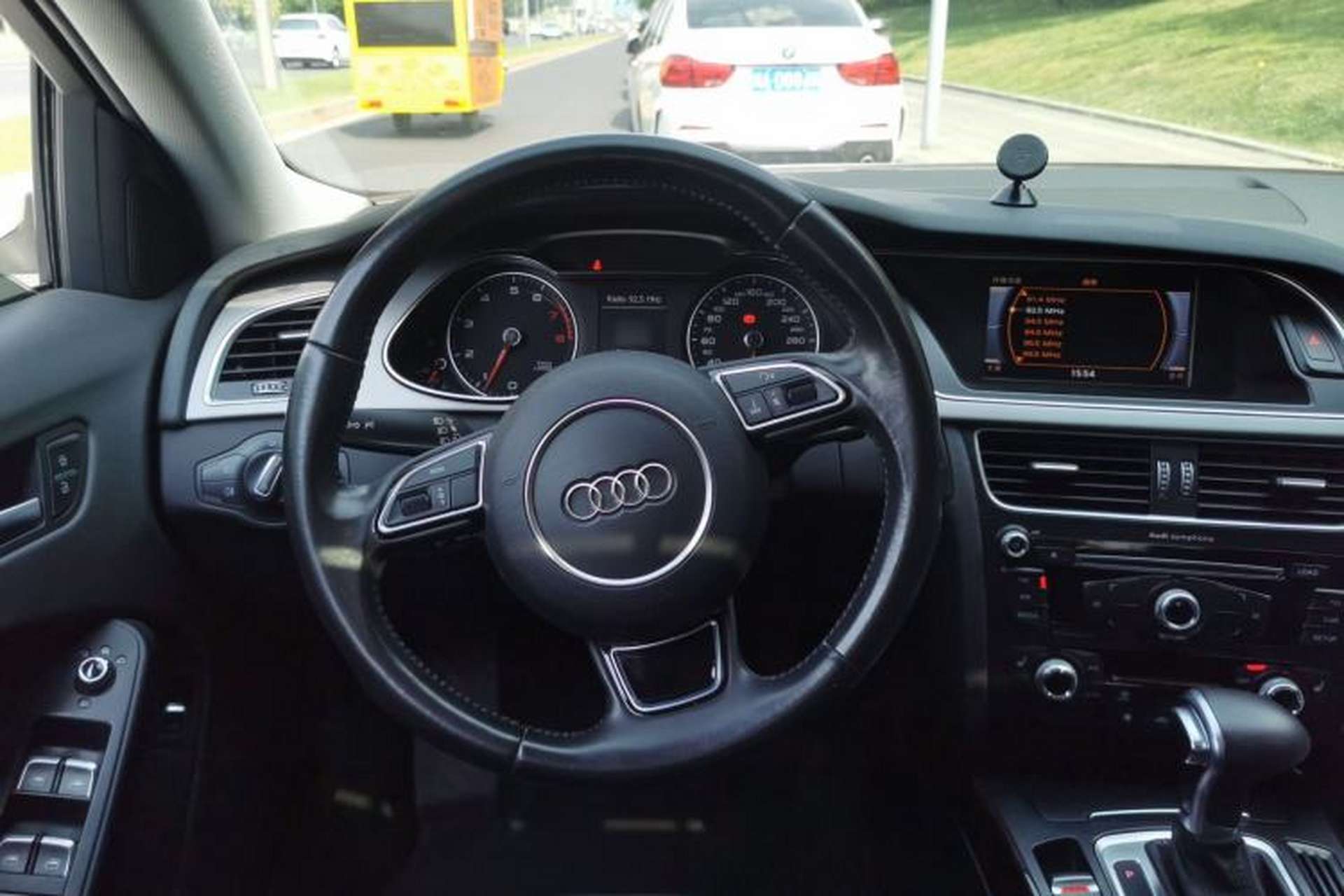 Used Audi A4L 2015 35 TFSI Automatic Comfort Model Steering Wheel