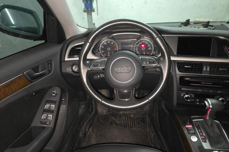 Used Audi A4L 2015 35 TFSI Automatic Technology Model Steering Wheel
