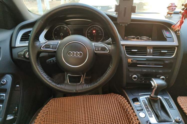Used Audi A4L 2015 35 TFSI Automatic Technology Model Steering Wheel