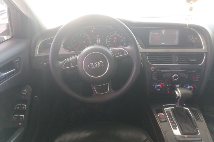 Used Audi A4L 2015 35 TFSI Automatic Comfort Model Steering Wheel