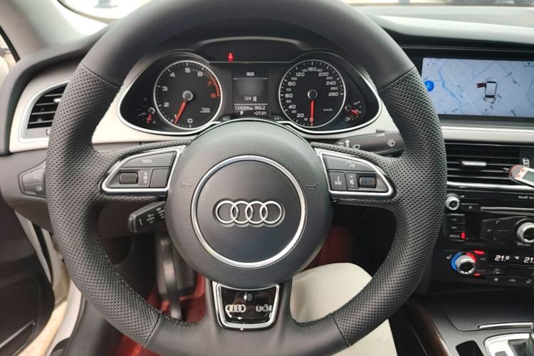 Used Audi A4L 2015 35 TFSI Automatic Comfort Model Steering Wheel