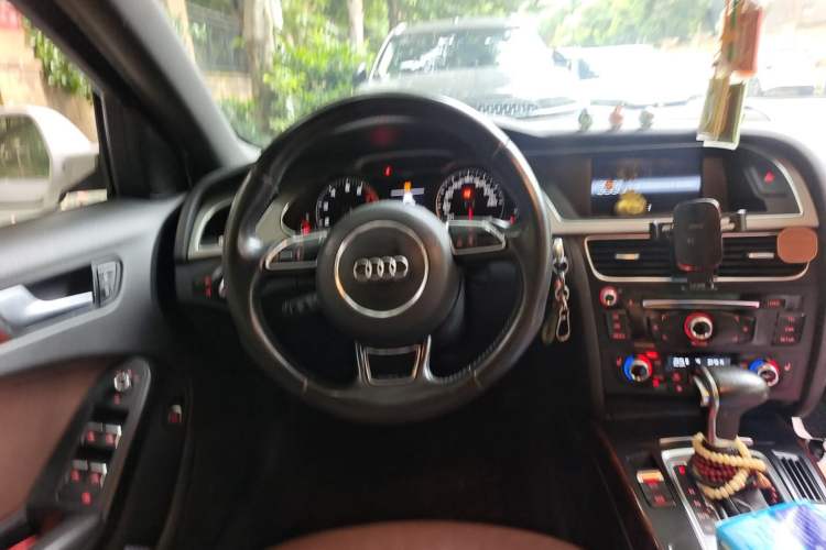 Used Audi A4L 2015 35 TFSI Millionth Anniversary Comfort Edition Steering Wheel