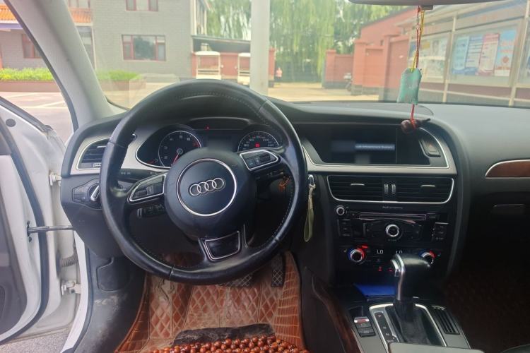 Used Audi A4L 2015 35 TFSI Automatic Comfort Model Steering Wheel