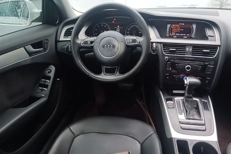 Used Audi A4L 2015 35 TFSI Automatic Standard Model Steering Wheel