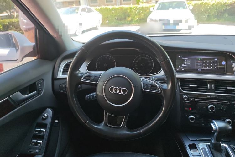 Used Audi A4L 2015 35 TFSI Automatic Comfort Model Steering Wheel