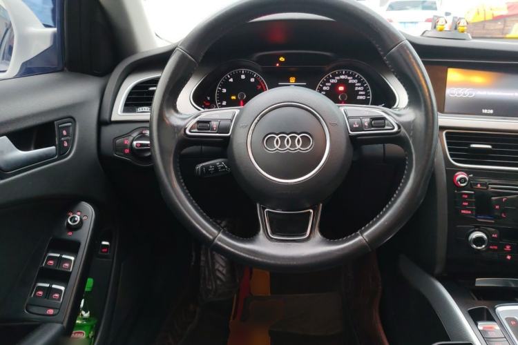 Used Audi A4L 2015 35 TFSI Automatic Standard Model Steering Wheel