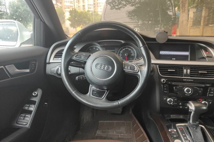 Used Audi A4L 2015 35 TFSI Automatic Comfort Model Steering Wheel