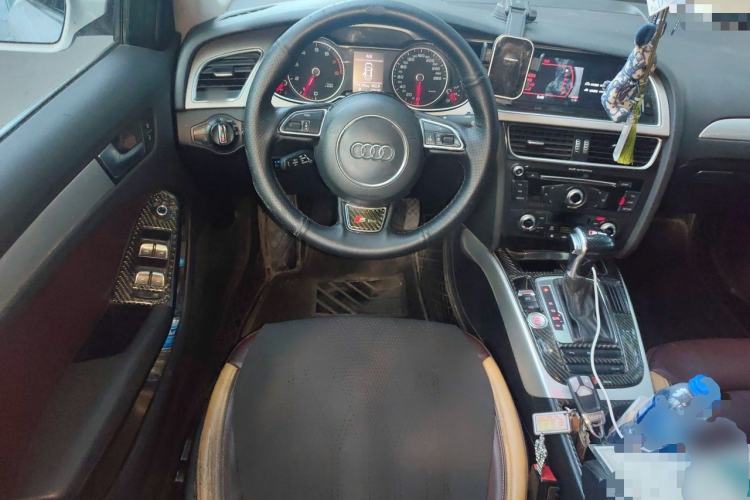 Used Audi A4L 2015 35 TFSI Automatic Standard Model Steering Wheel