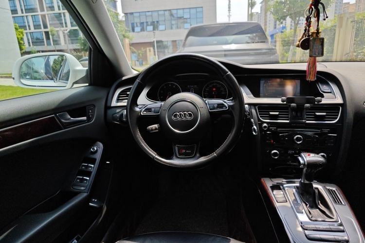 Used Audi A4L 2015 35 TFSI Millionth Anniversary Comfort Edition Steering Wheel