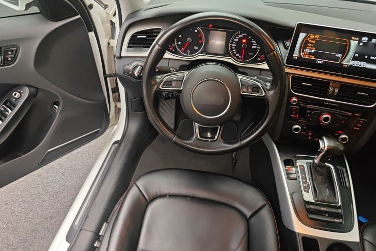 Used Audi A4L 2015 45 TFSI quattro Individual Sport Edition Steering Wheel