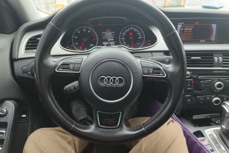 Used Audi A4L 2015 35 TFSI Automatic Standard Model Steering Wheel